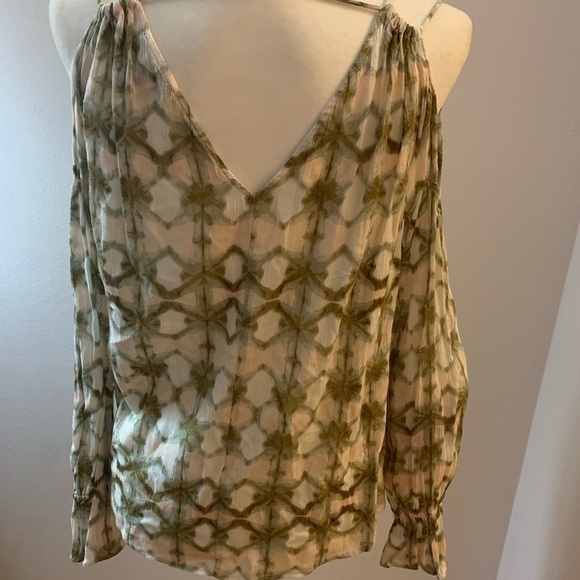 Jessica Simpson peach, olive L/S blouse, size S.. - Picture 3 of 5